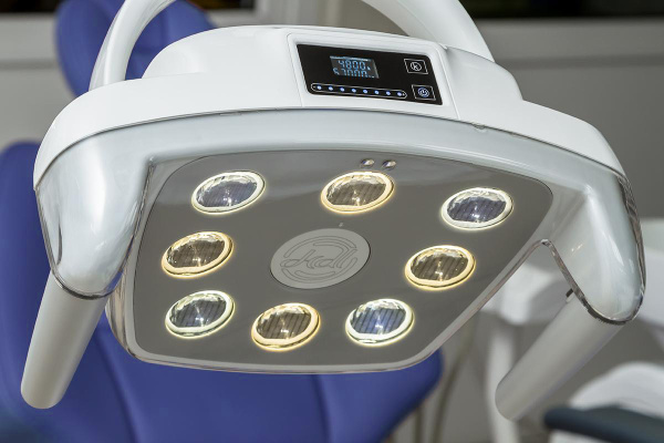 MERCURY 4800 - стоматологическая установка с подкатным блоком врача